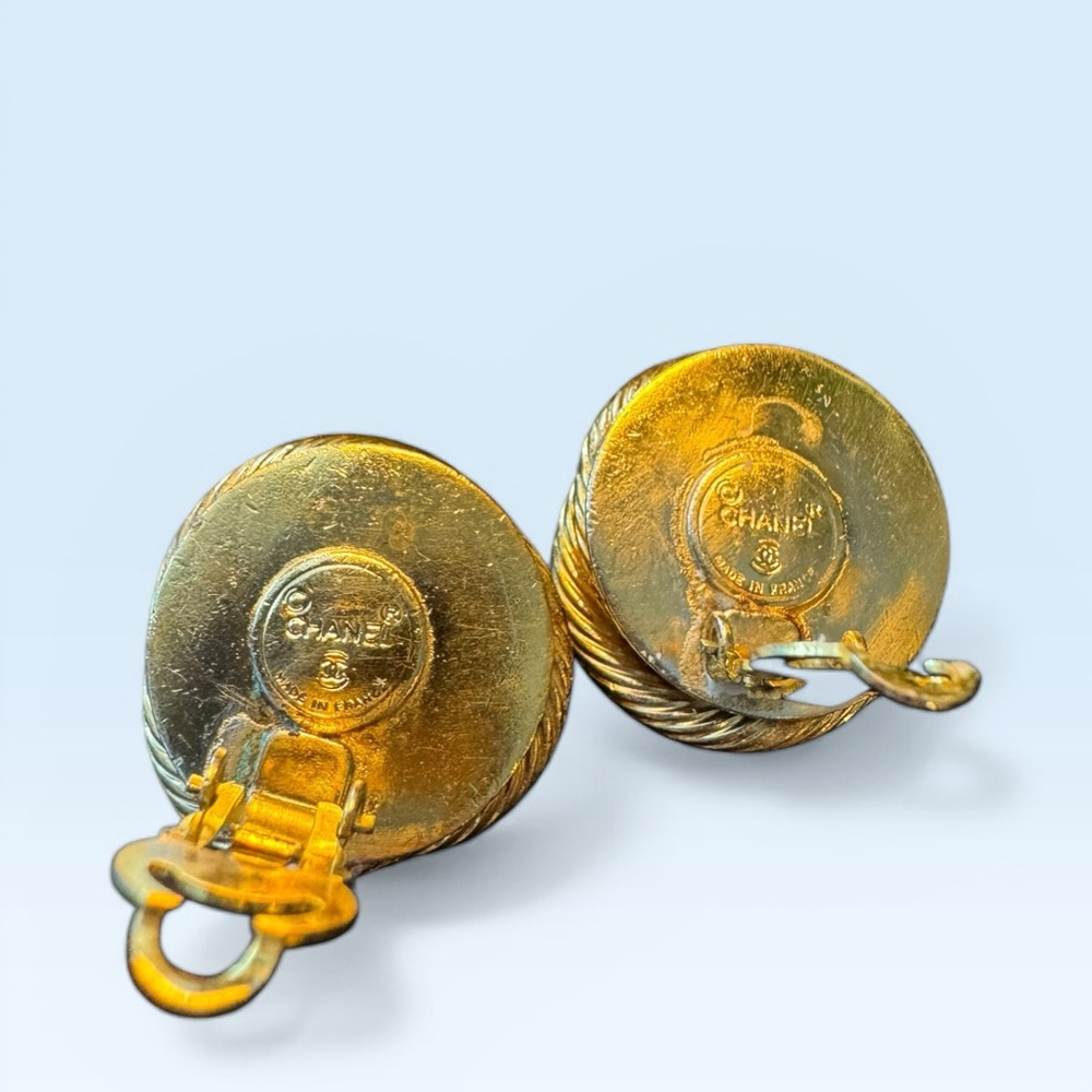 Chanel Vintage "Bird Nest" Clip-On Earrings - Picture 3 of 10